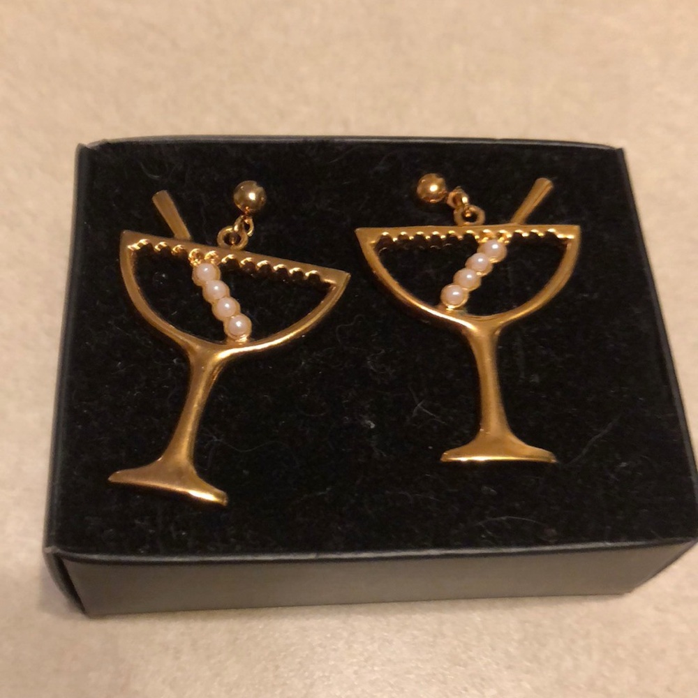 Gold earrings  Ready for the Holidays